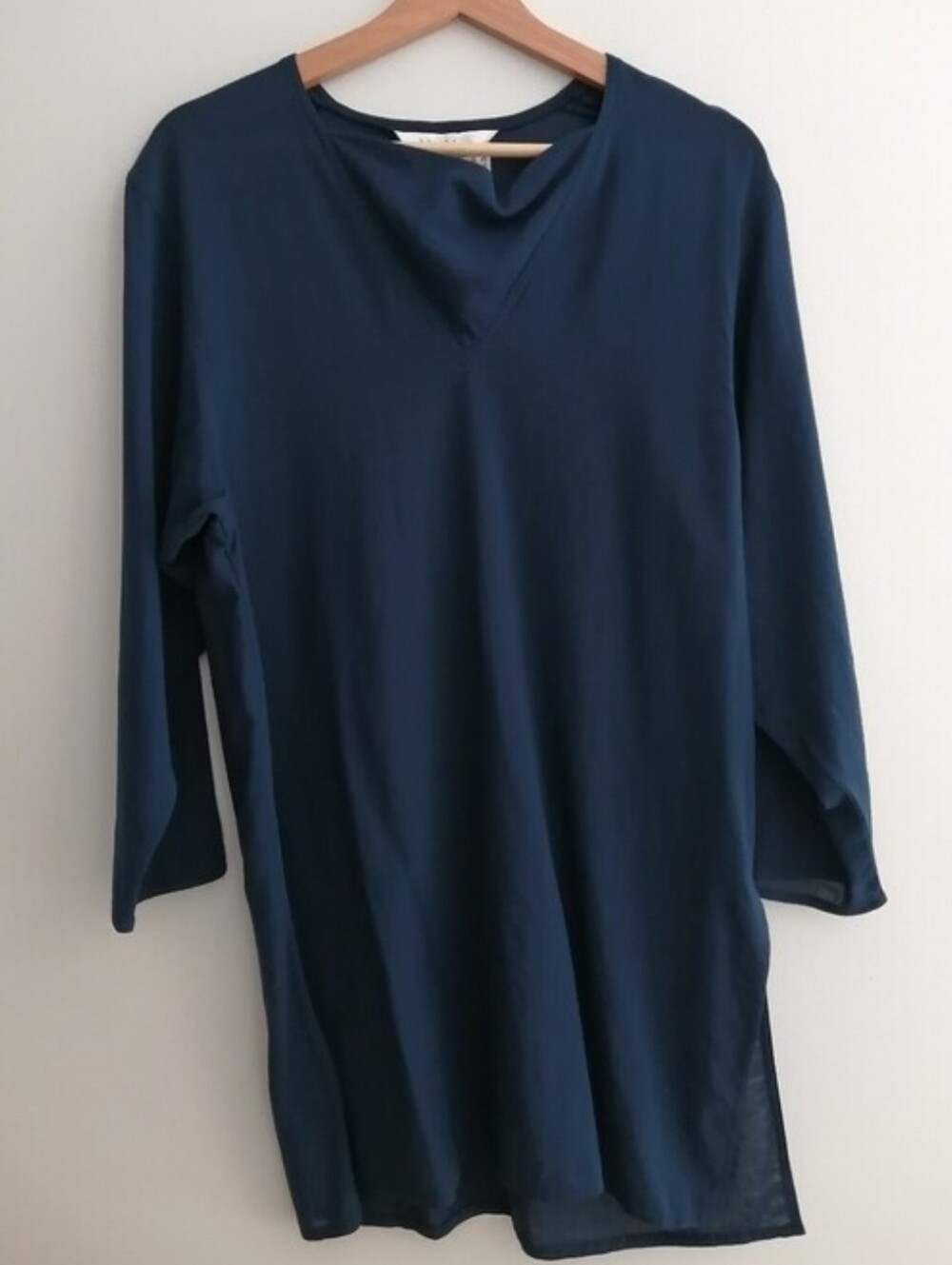 MaxMara Virgin Wool 3/4 Sleeve Tunic Top Blouse Navy Blue Side Slits Size 6 US